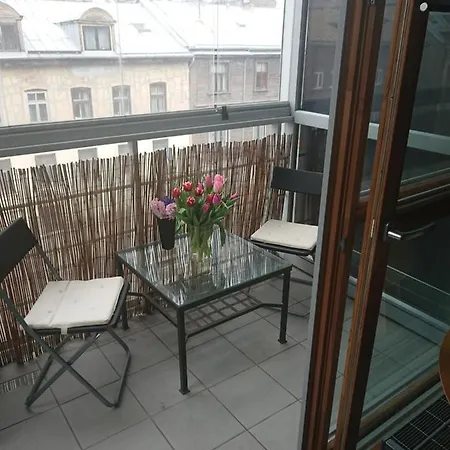 Apartment Fashionable Near The Park Ziedondarzs
